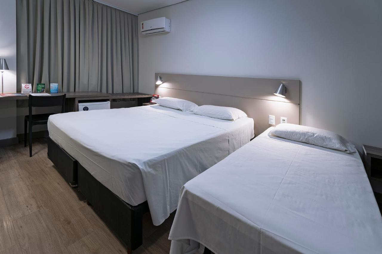 Hotel Valerim Itajai / Navegantes Екстер'єр фото