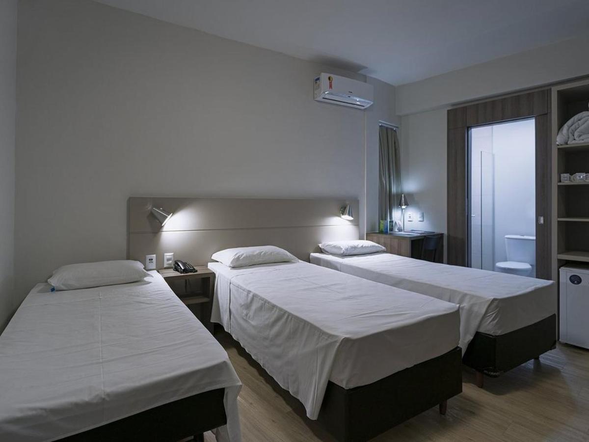 Hotel Valerim Itajai / Navegantes Екстер'єр фото