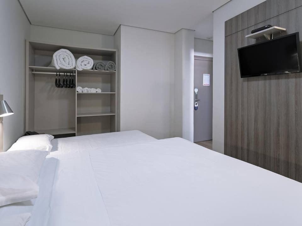 Hotel Valerim Itajai / Navegantes Екстер'єр фото