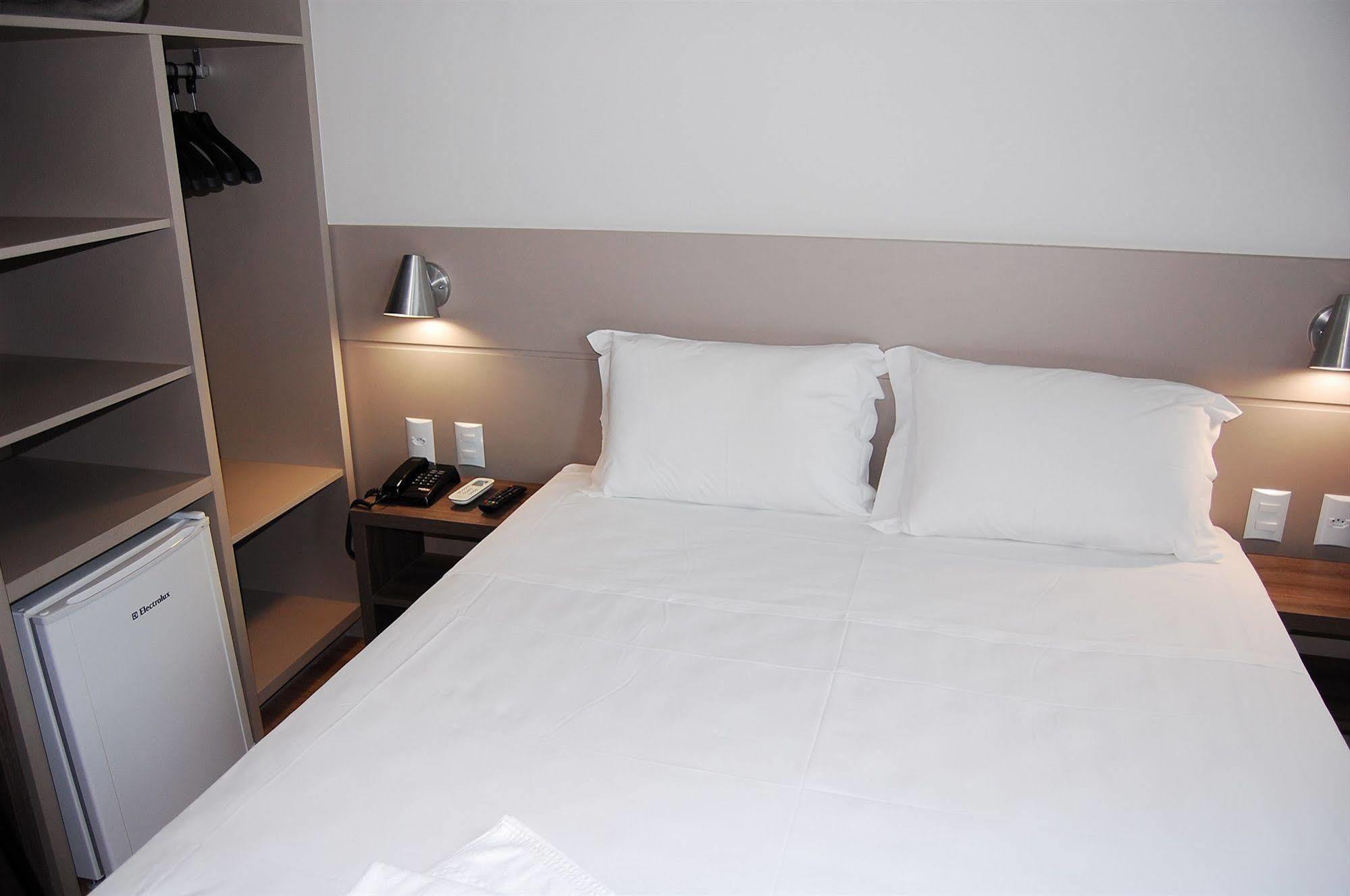 Hotel Valerim Itajai / Navegantes Екстер'єр фото