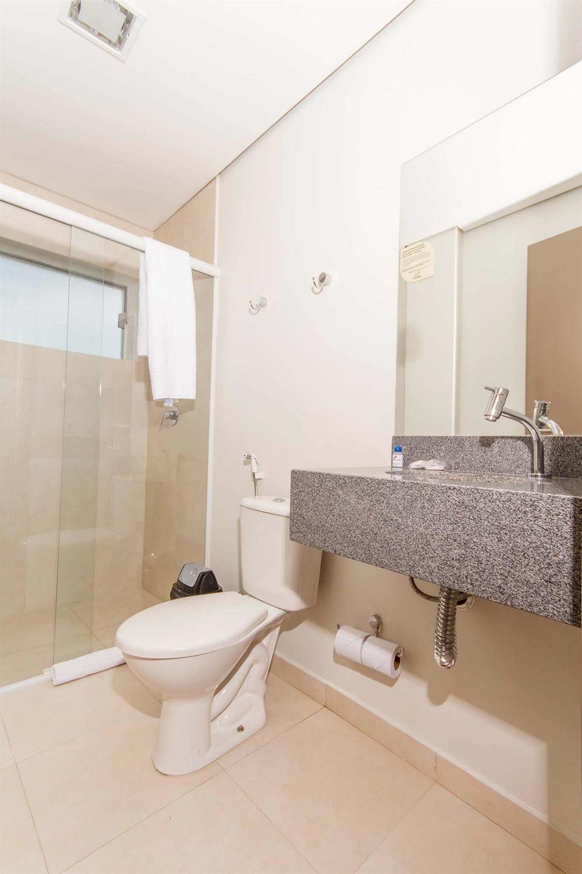 Hotel Valerim Itajai / Navegantes Екстер'єр фото