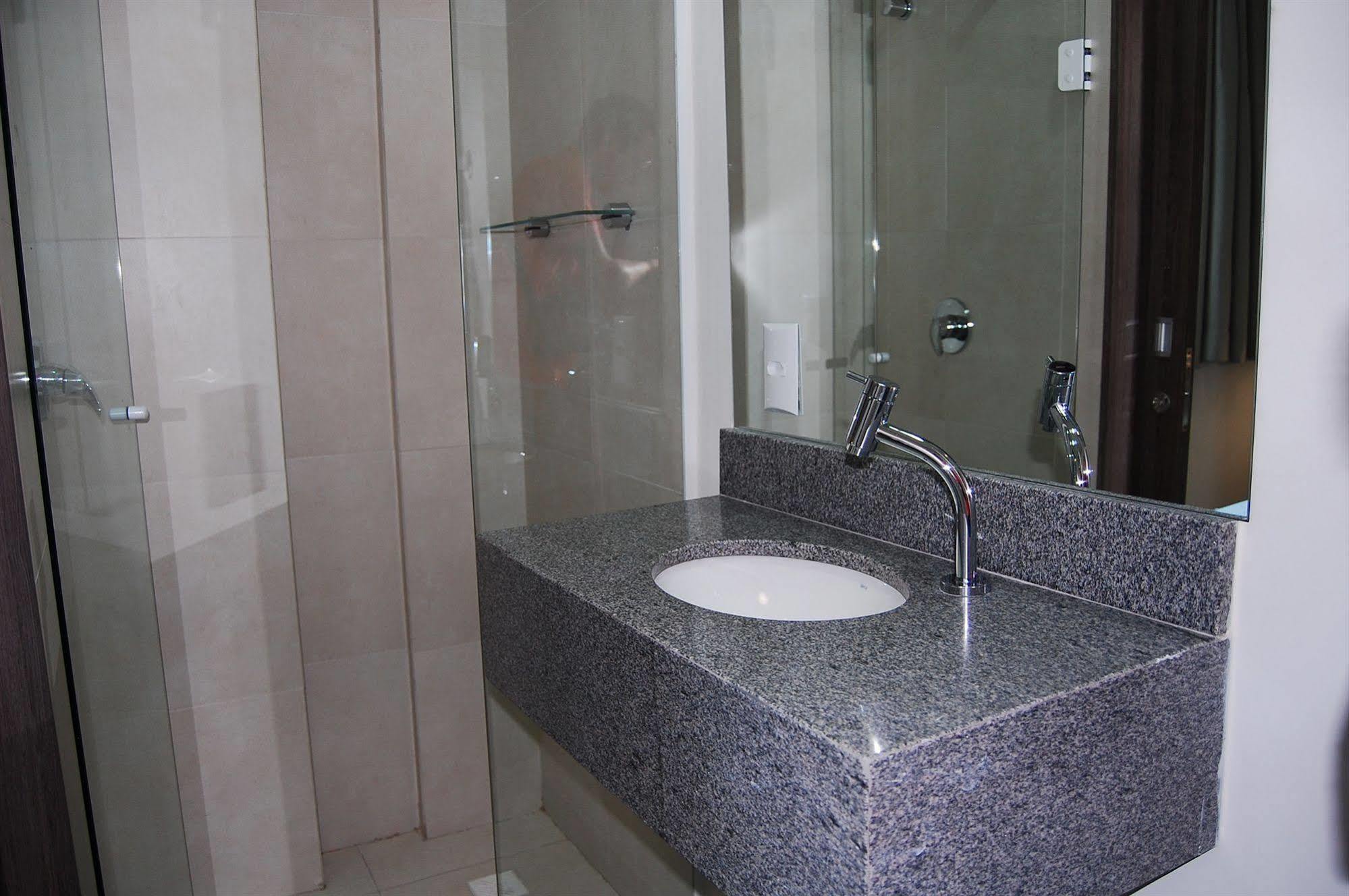 Hotel Valerim Itajai / Navegantes Екстер'єр фото