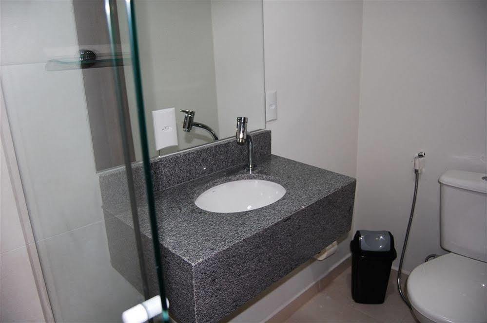 Hotel Valerim Itajai / Navegantes Екстер'єр фото