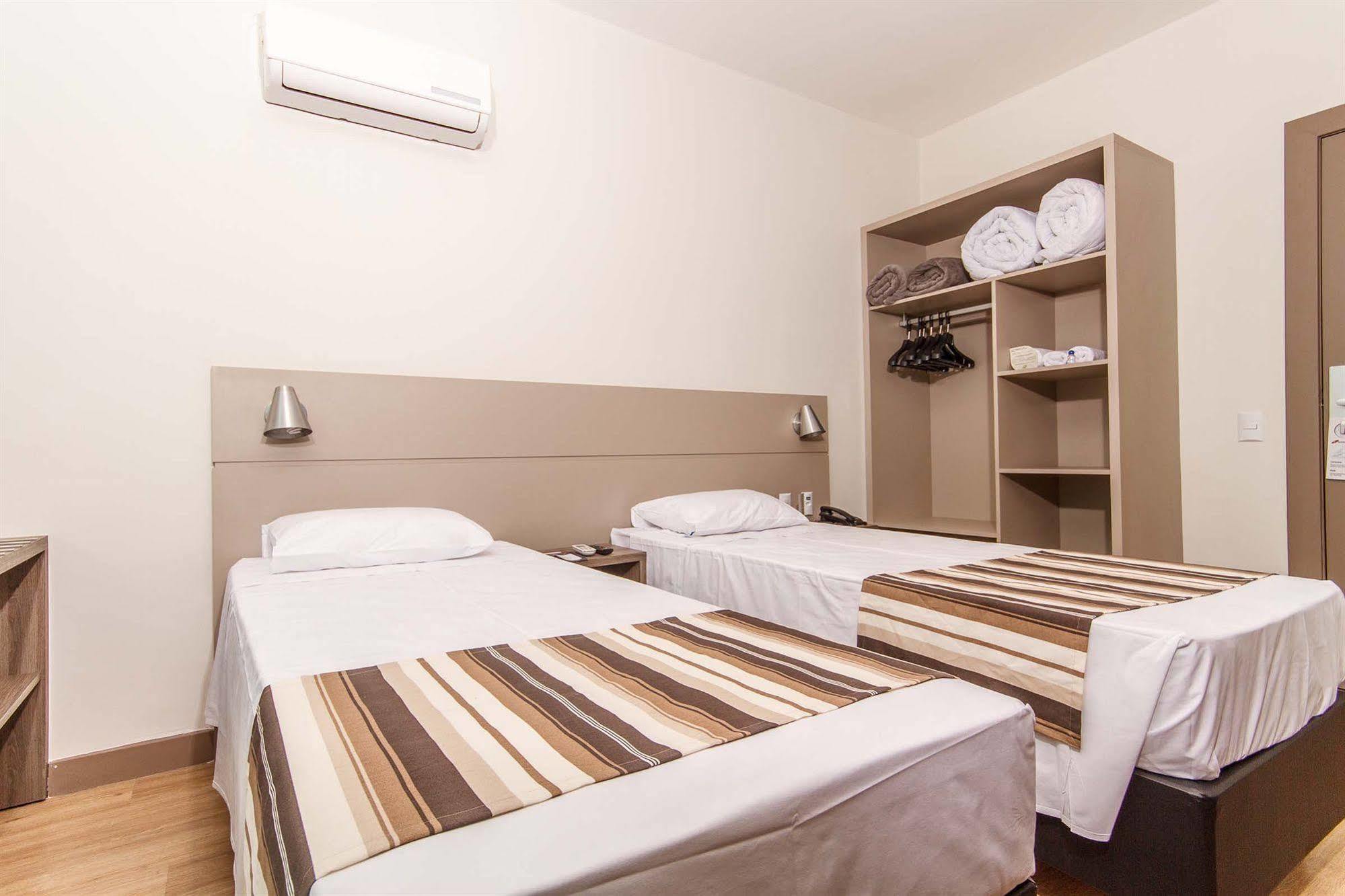 Hotel Valerim Itajai / Navegantes Екстер'єр фото