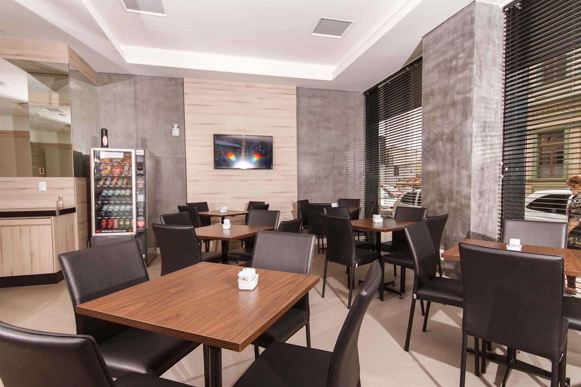 Hotel Valerim Itajai / Navegantes Екстер'єр фото