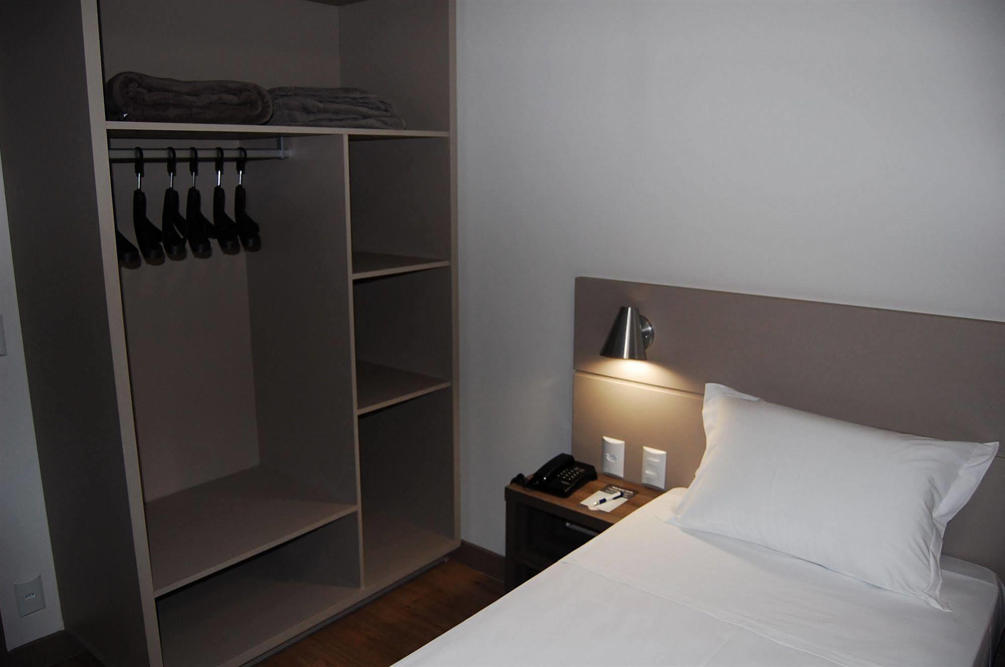 Hotel Valerim Itajai / Navegantes Екстер'єр фото