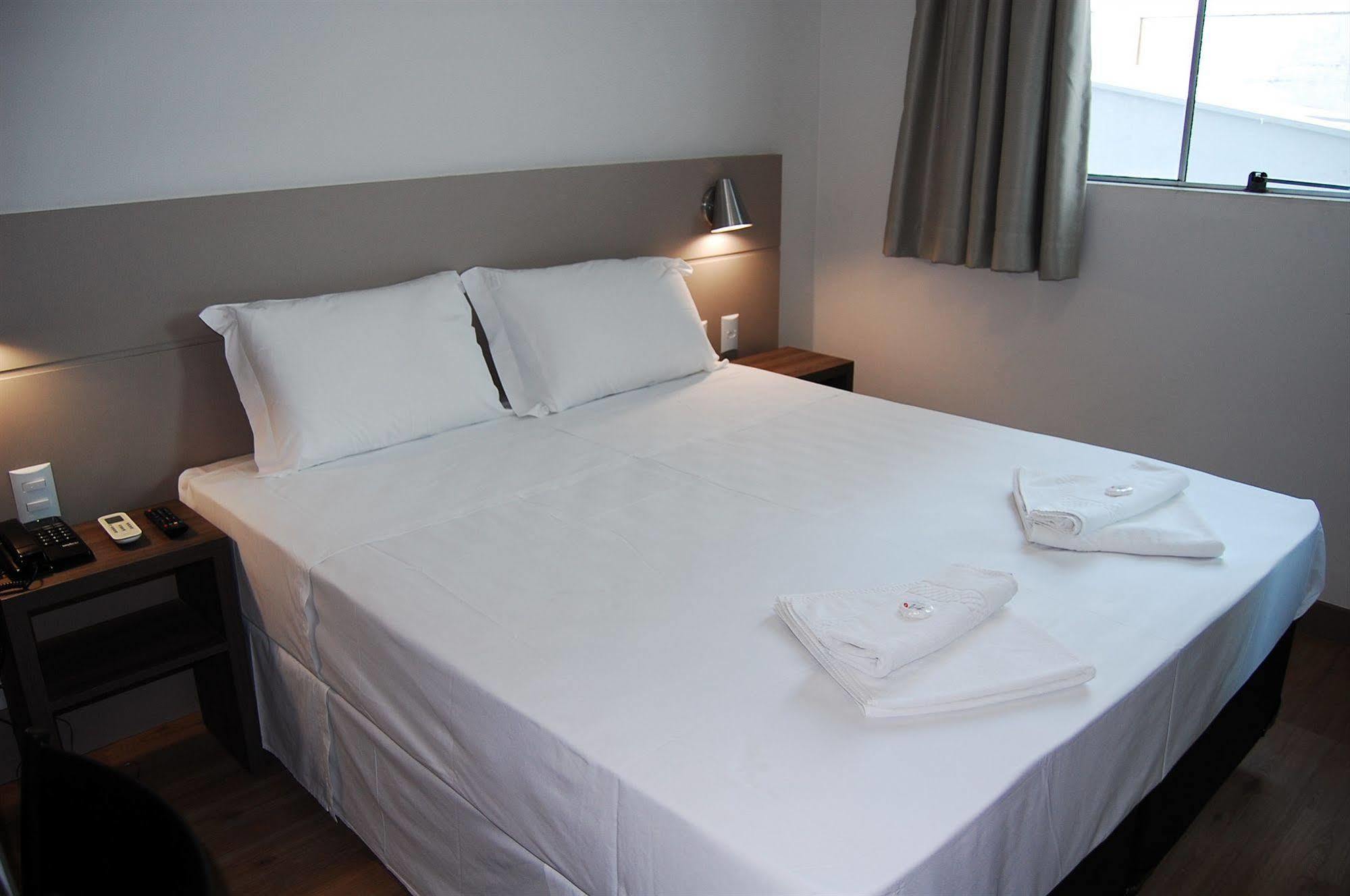 Hotel Valerim Itajai / Navegantes Екстер'єр фото